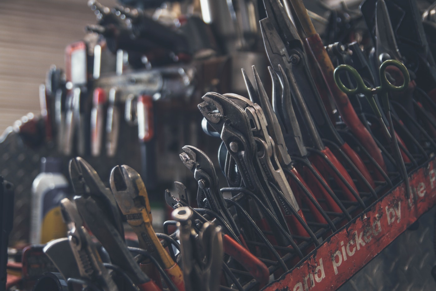 Hand tools for mechanical work